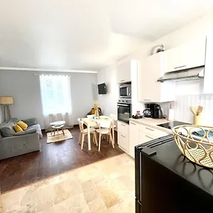 Apartamento T2 Situé Au Cœur Du Centre Historique De, Dinan